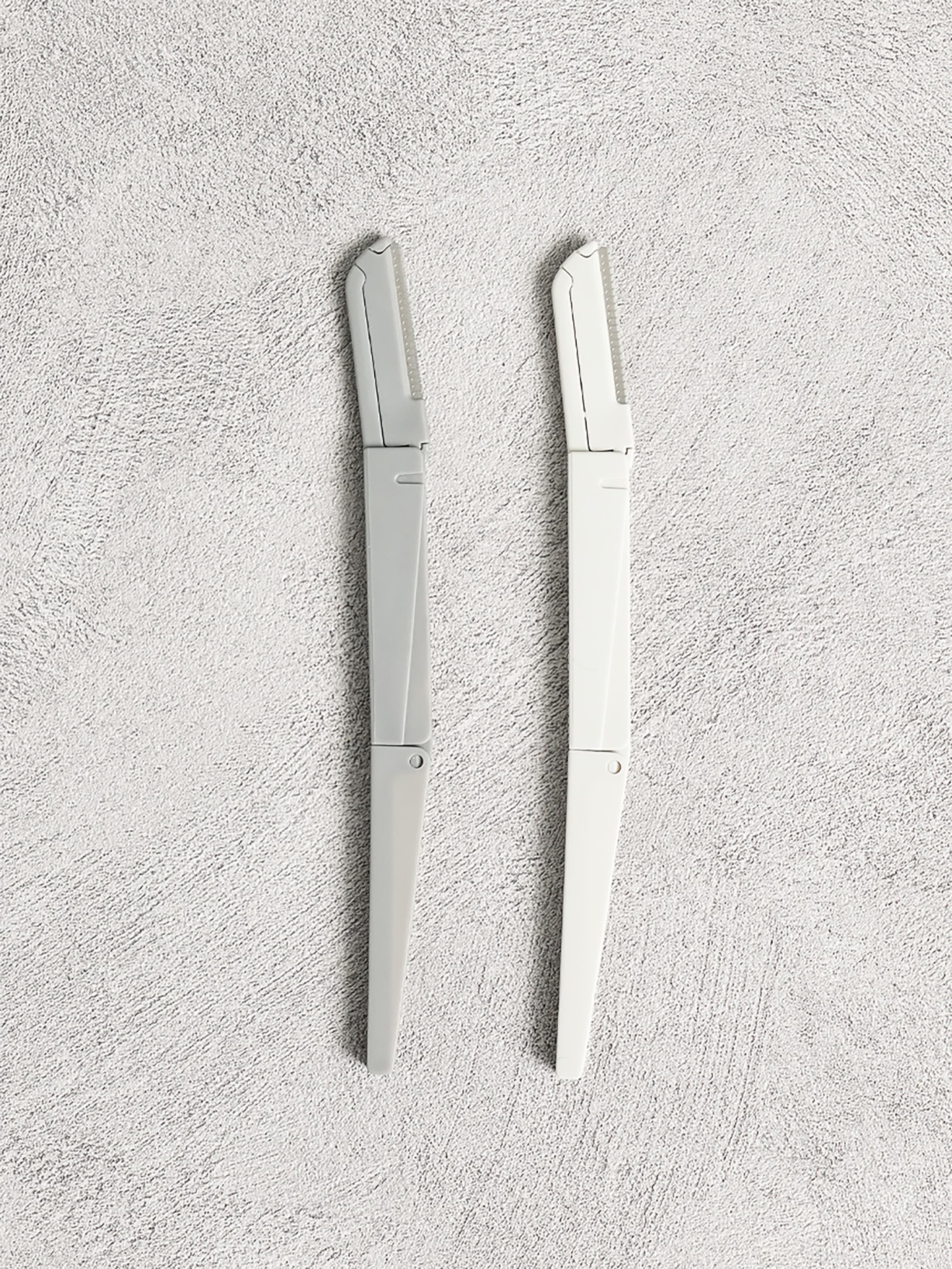 K-Beauty 2 x 3 speed folding eyebrow knives