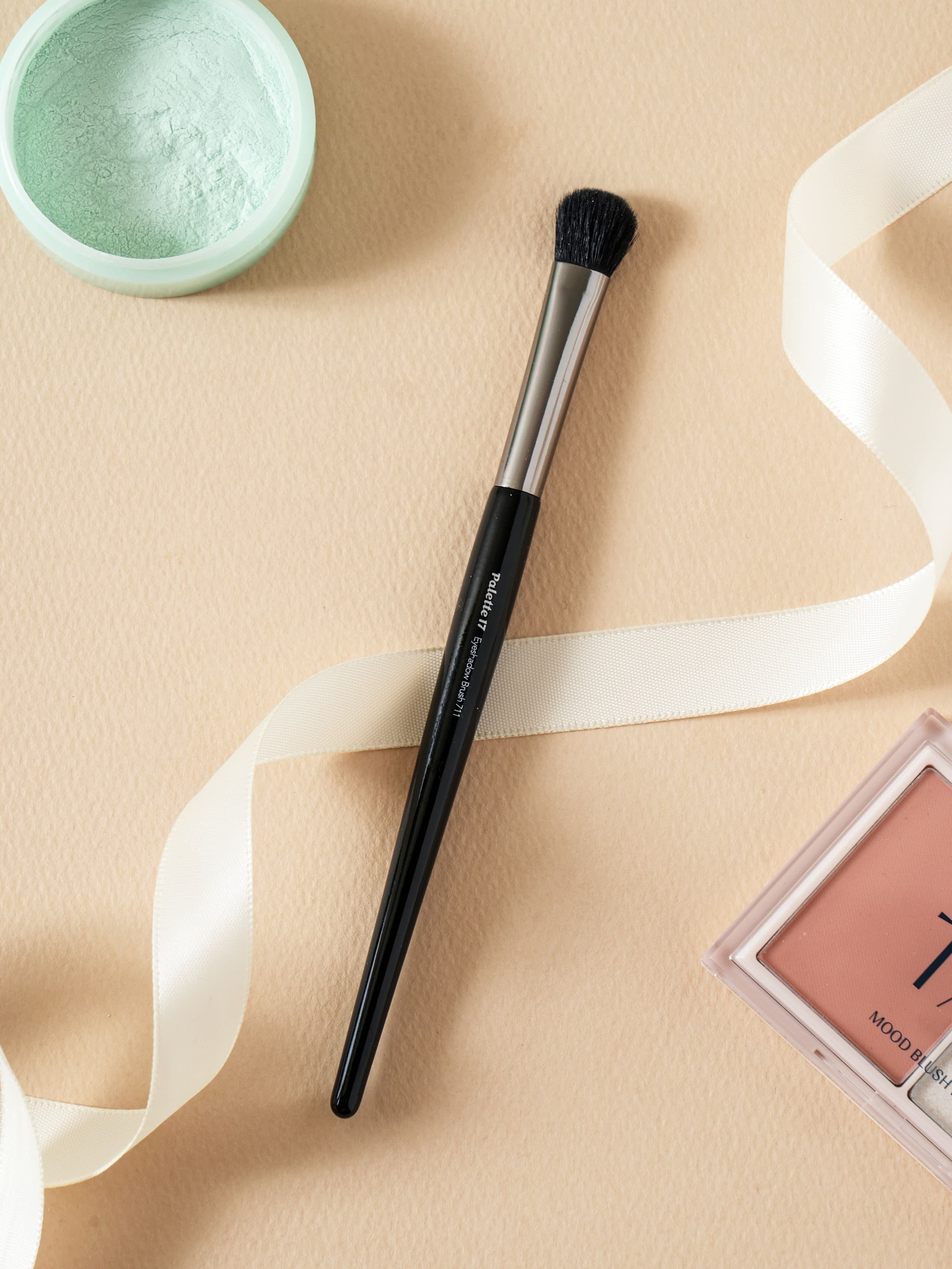 K-Beauty Palette 17 Eye Shadow Brush