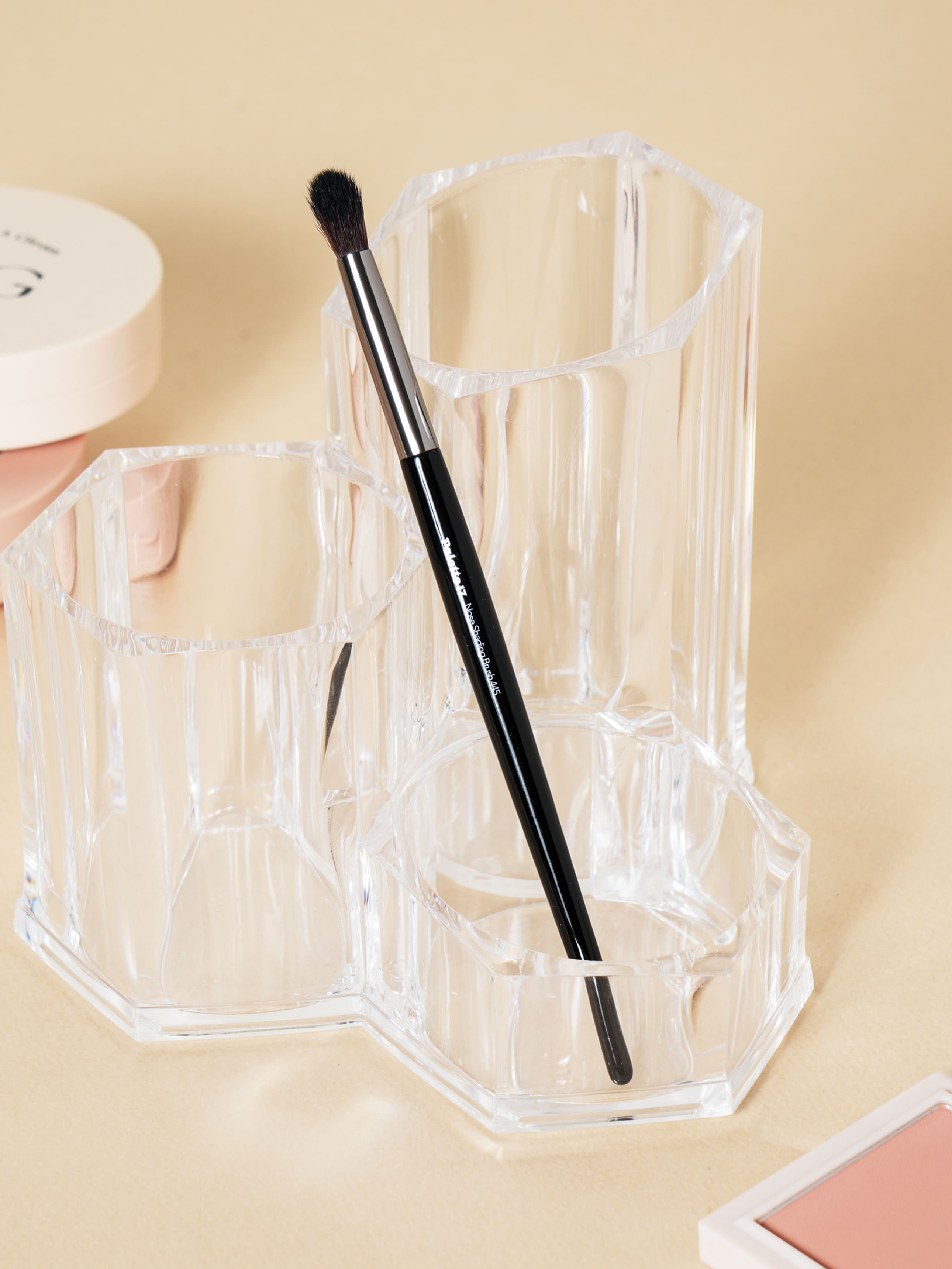 K-Beauty Palette 17 nose shedding brush