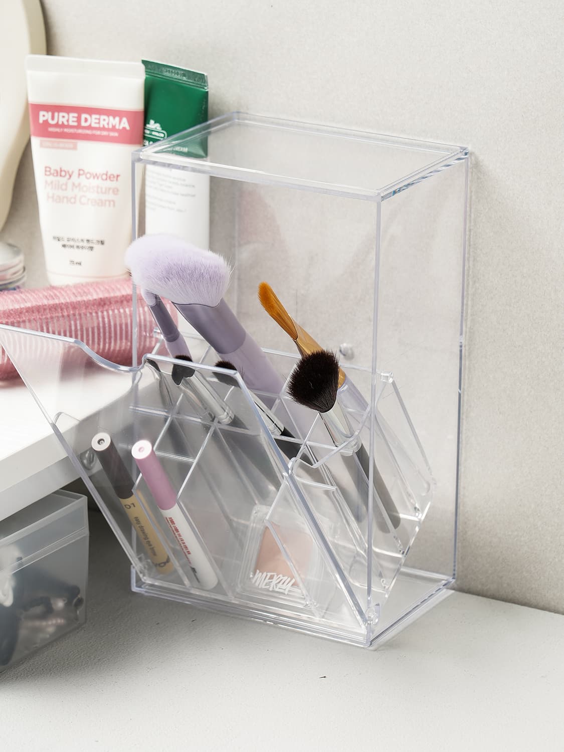 K-Beauty Lip & Brush Clear Storage Box 17Split